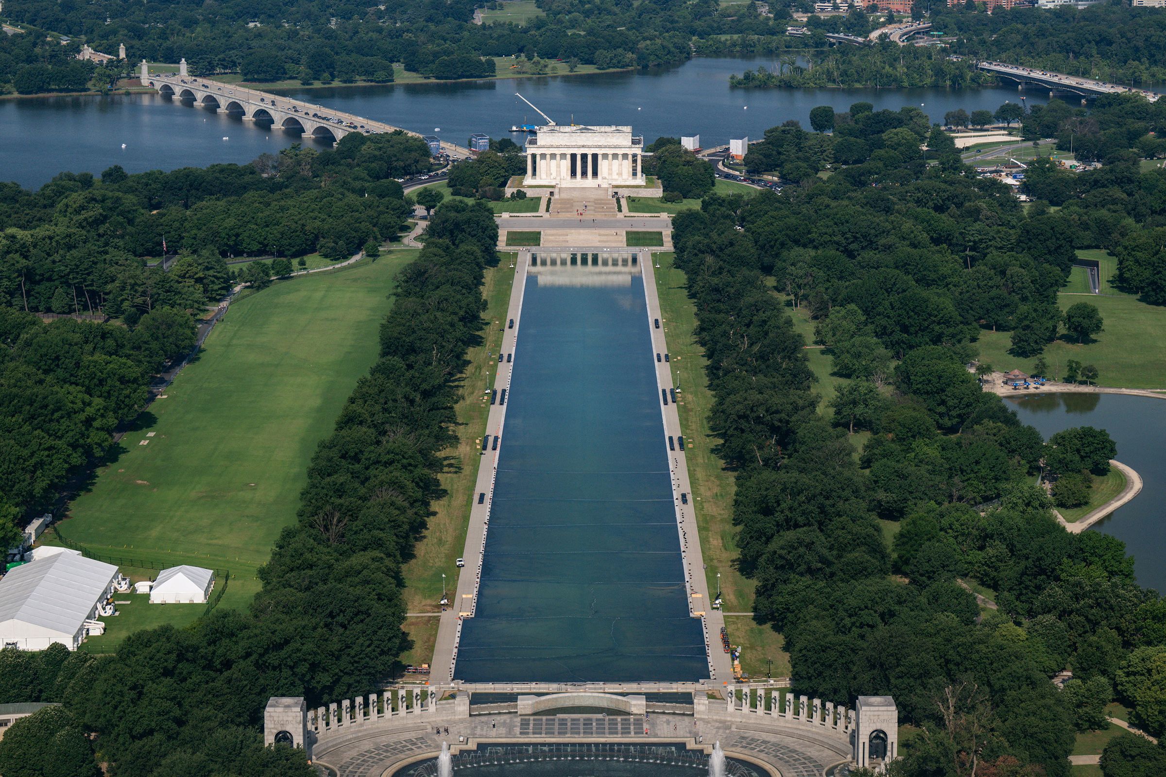 Former Olympic canoeist indicted by a grand jury after arrest at the Reflecting Pool