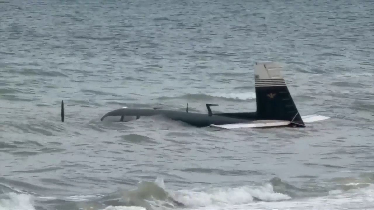 Small plane makes emergency water landing off Honeymoon Island in Pinellas County; 2 on board OK