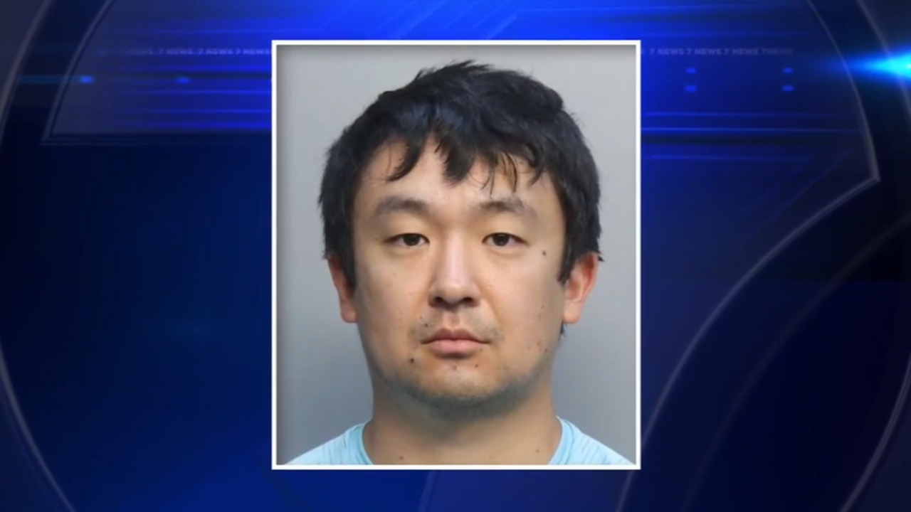Former Miami-Dade band teacher surrenders, faces felony charges over alleged sexual relationship with student