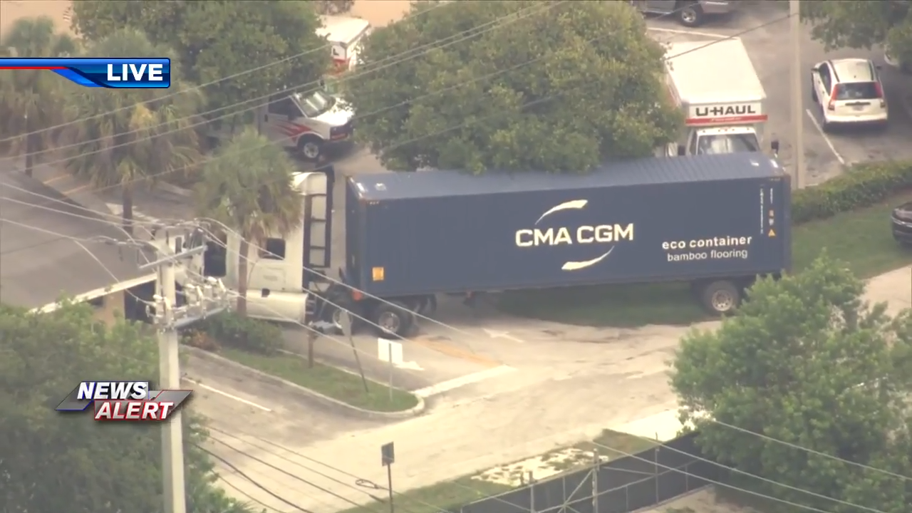 Police set up perimeter in Plantation after subject bails out of stolen truck