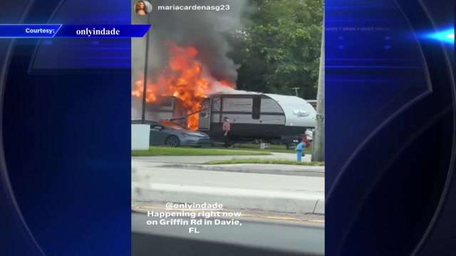 Camper bursts into flames at mobile home park in Hollywood