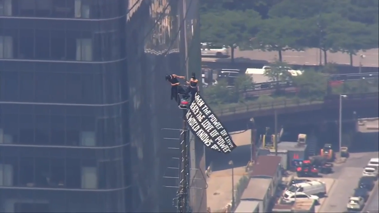 Two Arrested After Unfurling Banner Atop Empire State Building