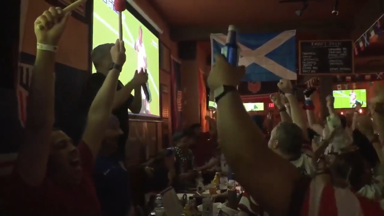 wsvn.com - Jayme Berezdivin - 'We won!': Fans celebrate at Hollywood pub after USA beats Bosnia-Herzegovina 2-0 - WSVN 7News | Miami News, Weather, Sports | Fort Lauderdale
