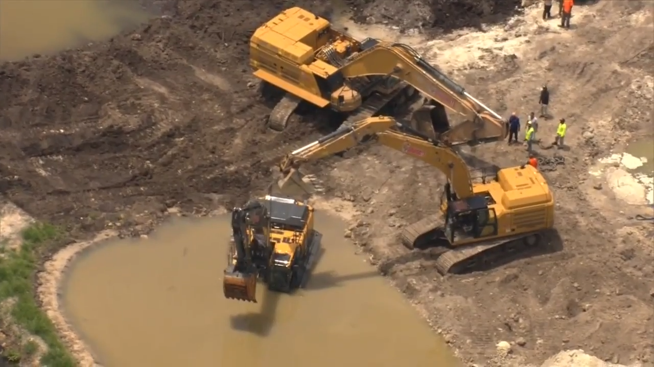wsvn.com - Jayme Berezdivin - Crane falls into water at Davie construction site; no injuries reported - WSVN 7News | Miami News, Weather, Sports | Fort Lauderdale