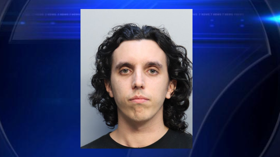 Man arrested after police say he tried to lure ex-girlfriend’s 11-year-old daughter