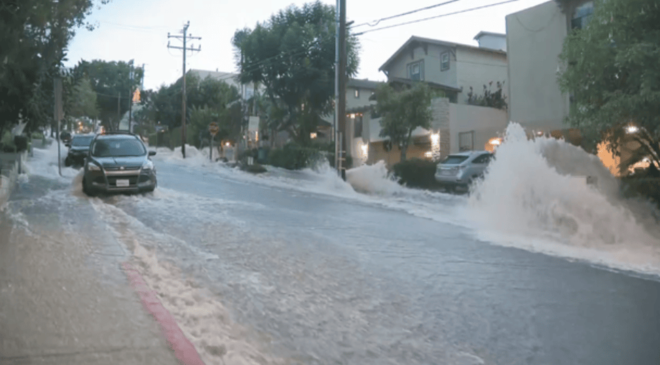 Los Angeles water main break floods West Hollywood streets, causes ...