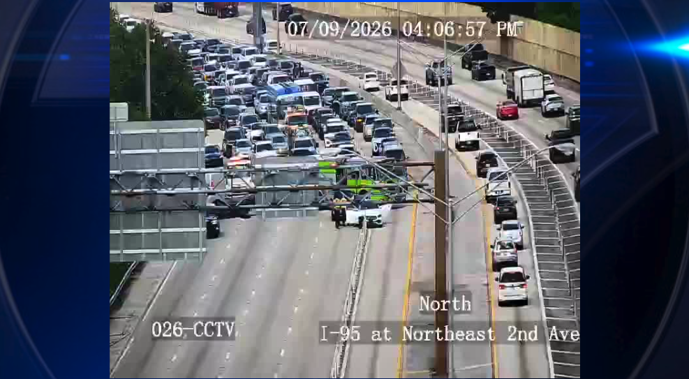 All lanes of I-95 South closed in Miami-Dade after multi-vehicle crash near Miami Gardens Drive