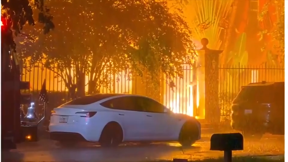 Lightning Strike Sparks Fire, Downs Power Line in Fort Lauderdale