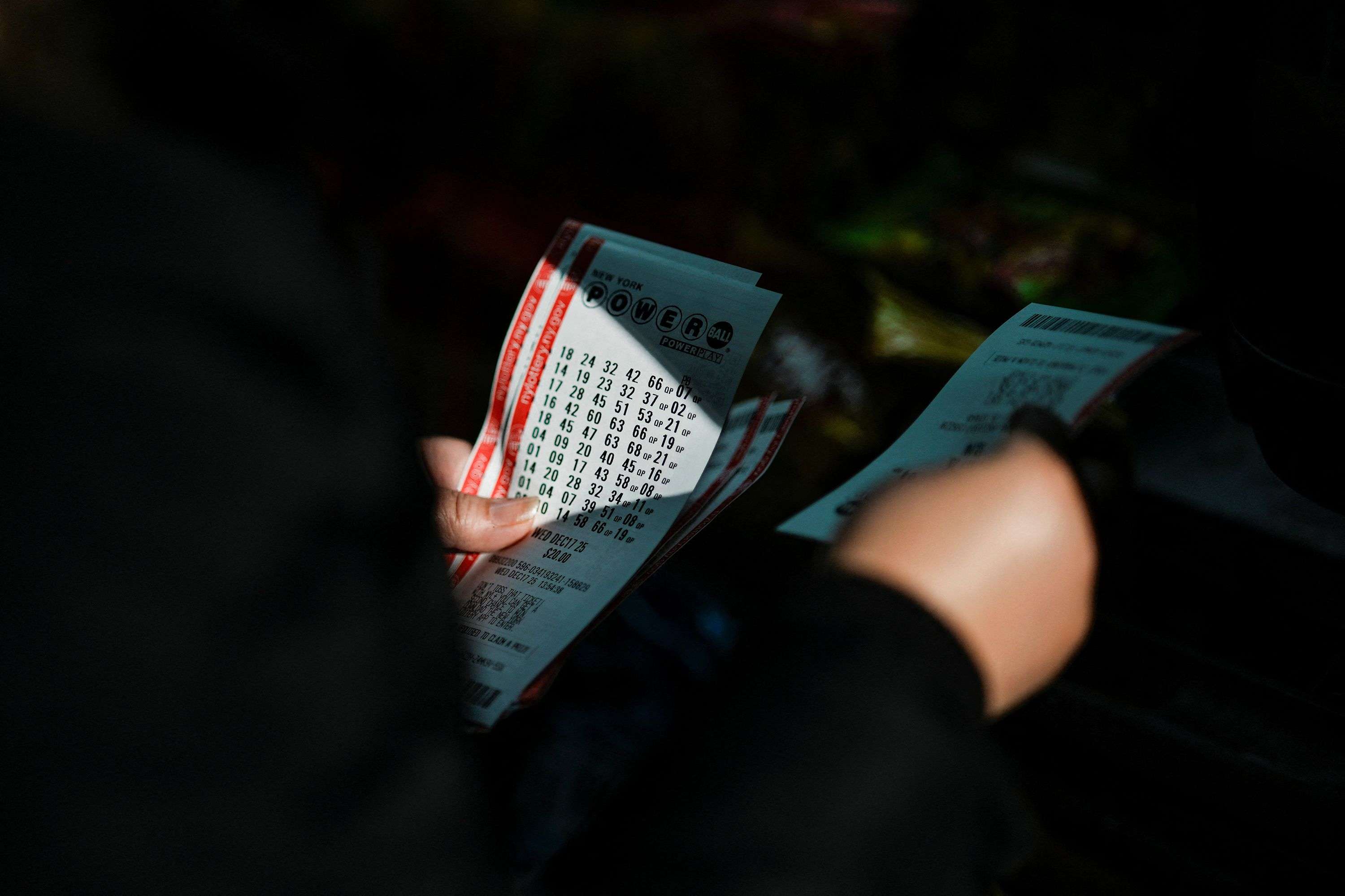 Powerball jackpot climbs to $905 million ahead of Monday’s drawing, the largest of the year
