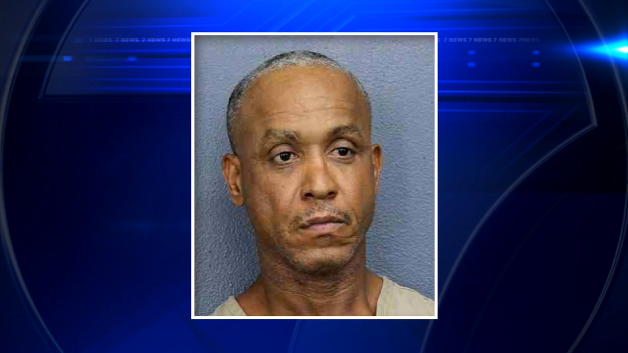 FBI arrests man in connection to robbery at Truist bank in Fort Lauderdale