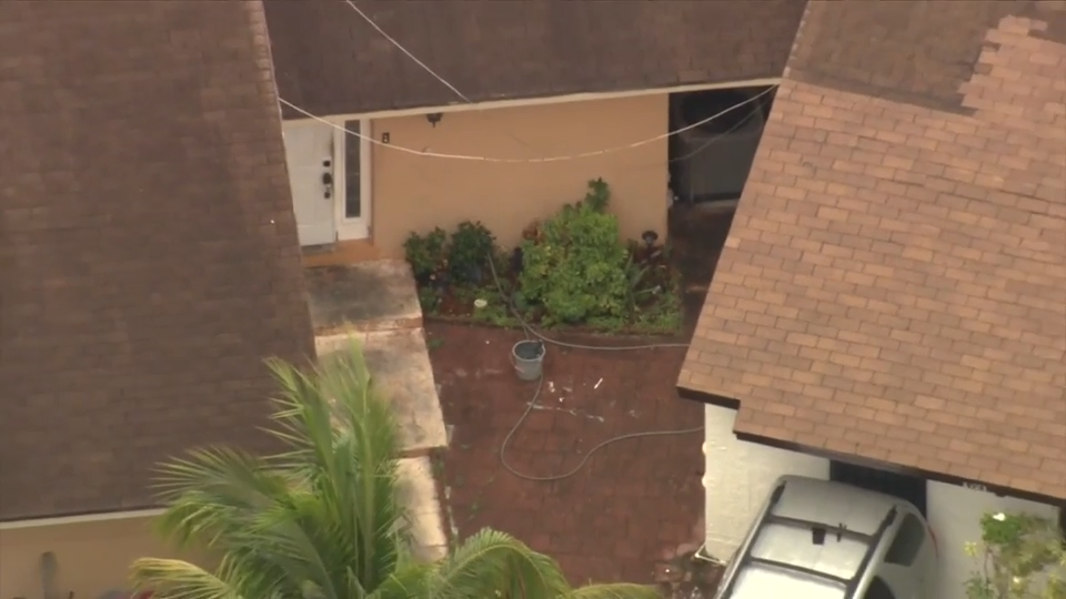 Man fatally shot dog in self-defense in Miramar, police say