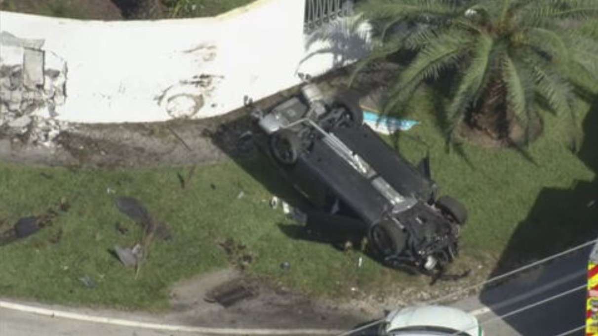 1 hospitalized after rollover crash in Biscayne Gardens involving private ambulance