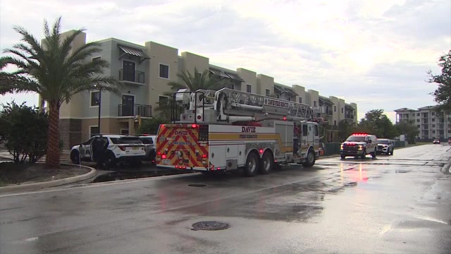 wsvn.com - Rubén Rosario - Lightning hits building under construction in Davie; no injuries - WSVN 7News | Miami News, Weather, Sports | Fort Lauderdale