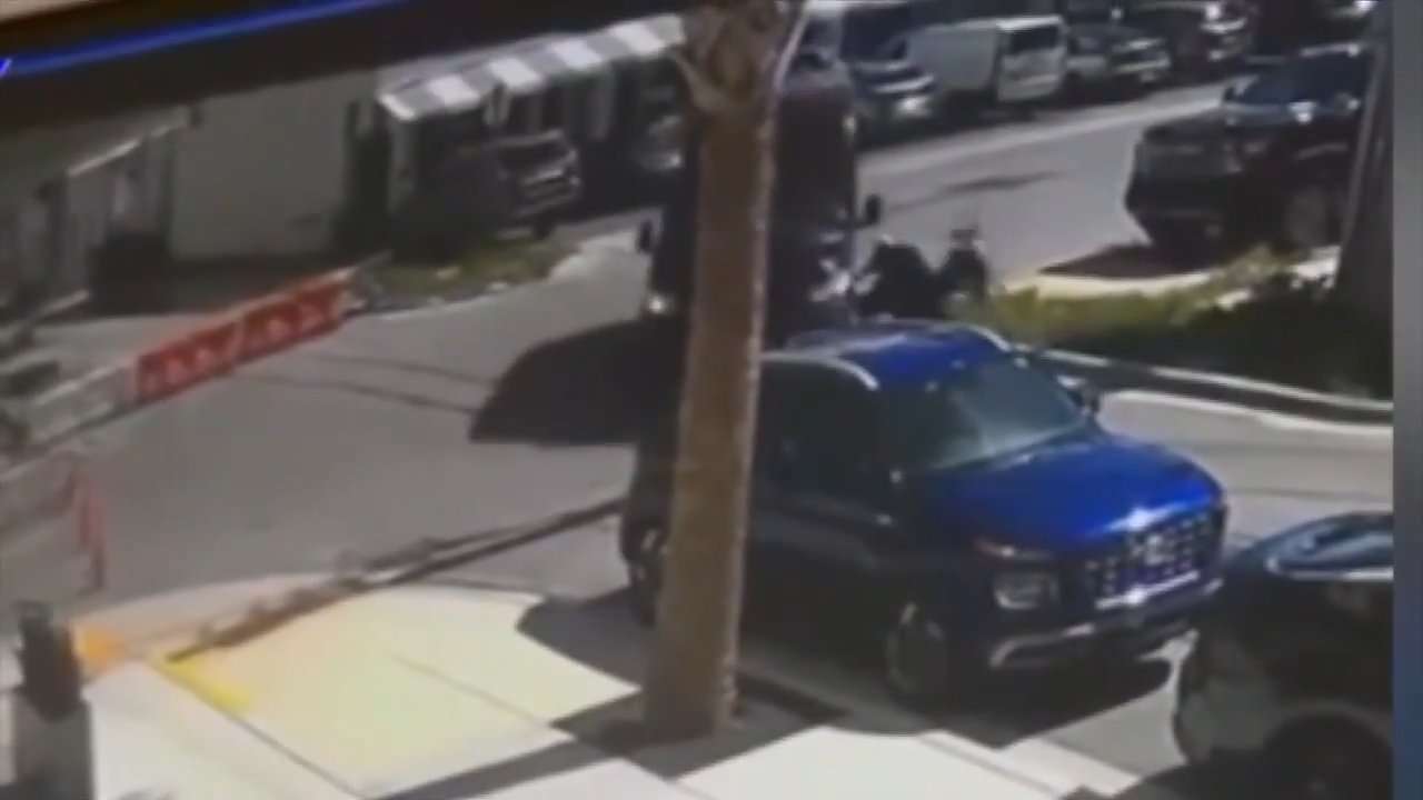 DANIA BEACH, FLA. (WSVN) - A wheelchair-bound man is sharing his story after his life was put in danger while he was crossing the street<a class="excerpt-read-more" href="https://wsvn.com/news/local/broward/wheelchair-bound-man-seeks-accountability-and-change-to-public-infrastructure-after-hit-and-run-incident-in-dania-beach/">Read More</a>