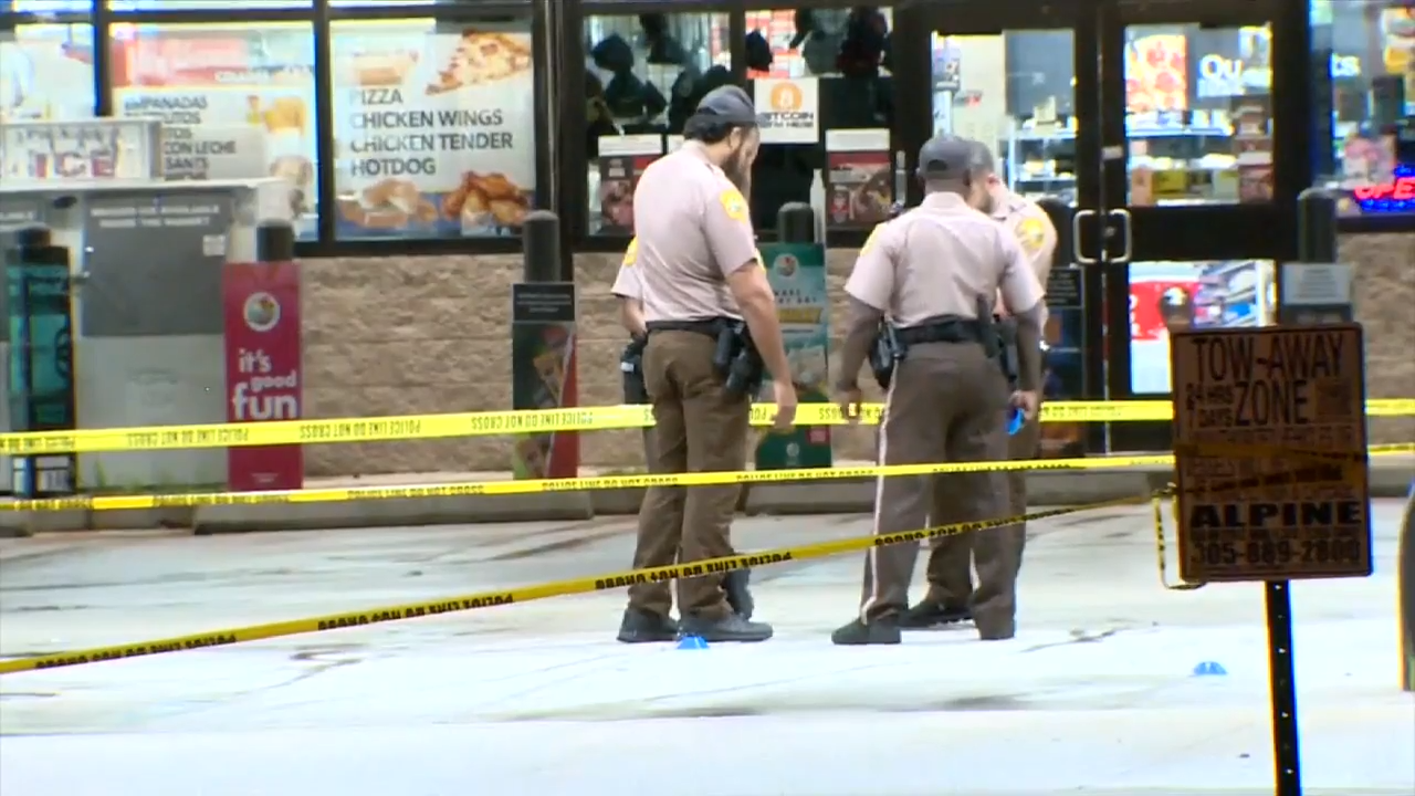 NORTHWEST MIAMI-DADE, FLA. (WSVN) - A shootout at a Mobil gas station in Northwest Miami-Dade left an innocent driver with a bullet through his windshield,<a class="excerpt-read-more" href="https://wsvn.com/news/local/miami-dade/civilian-drivers-windshield-damaged-during-shootout-at-mobil-gas-station-1-hospitalized-subject-on-the-loose/">Read More</a>