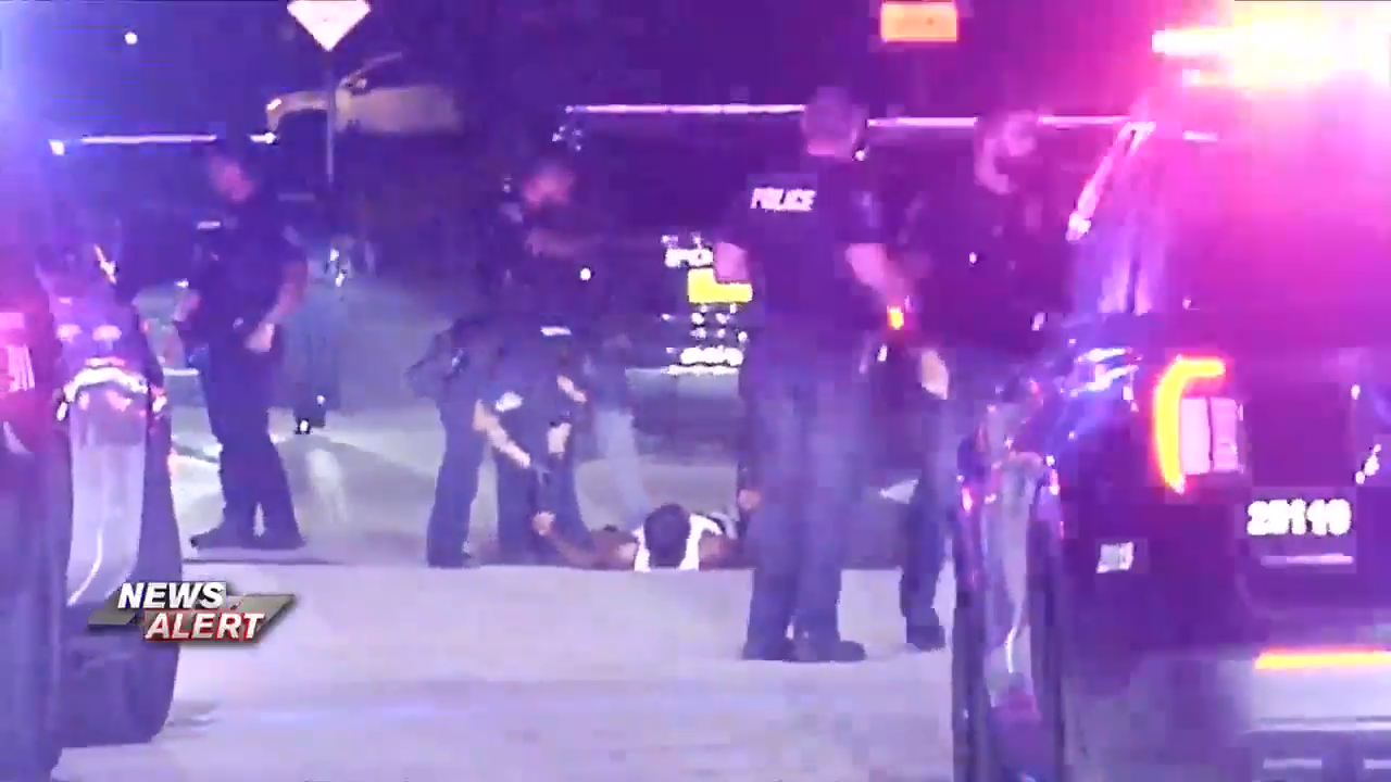 wsvn.com - Jayme Berezdivin - Hollywood Police, Fire Rescue respond to active scene on Hollywood street involving person in unknown condition - WSVN 7News | Miami News, Weather, Sports | Fort Lauderdale