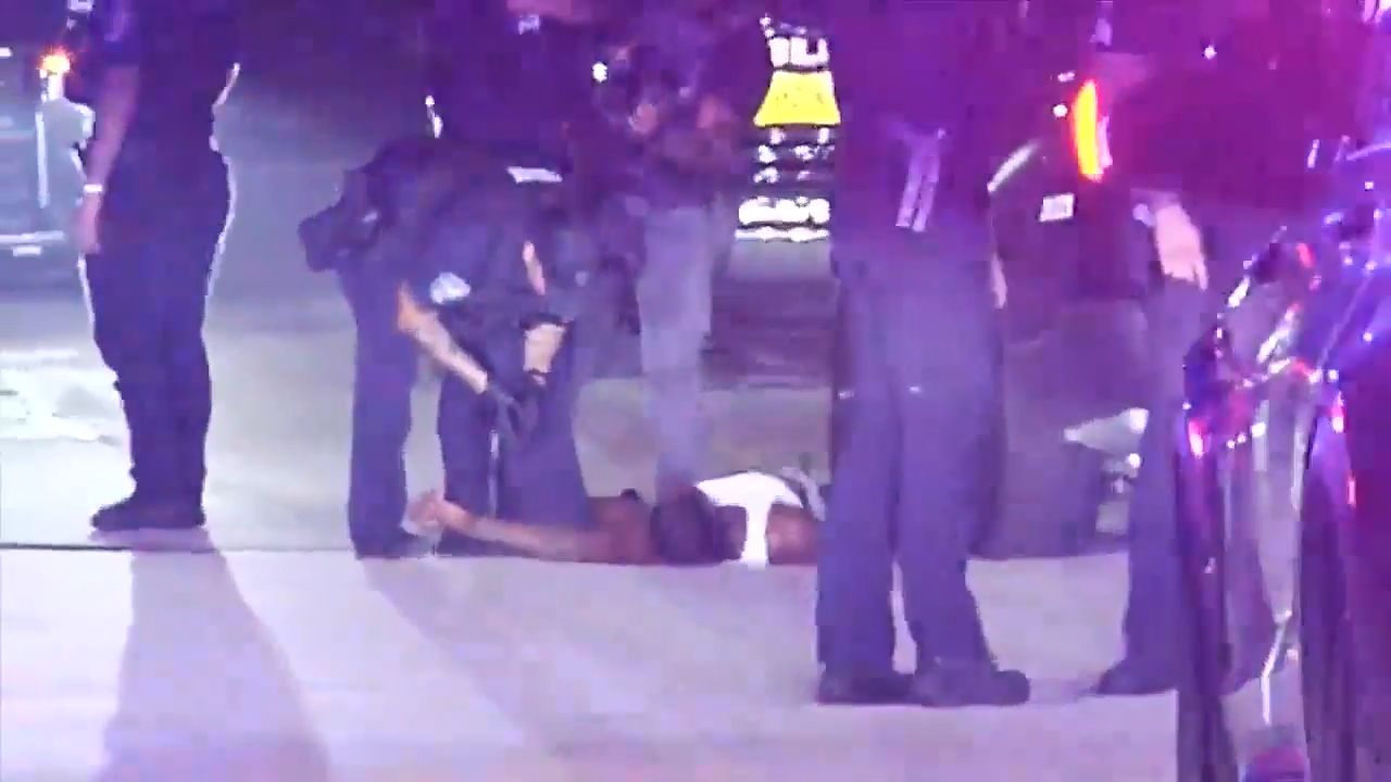 HOLLYWOOD, FLA. (WSVN) - One person is in unknown condition after a shooting on a Hollywood street caused a major police response in the area,<a class="excerpt-read-more" href="https://wsvn.com/news/local/broward/2-hospitalized-in-unknown-condition-after-shooting-on-hollywood-street-as-detectives-investigate/">Read More</a>