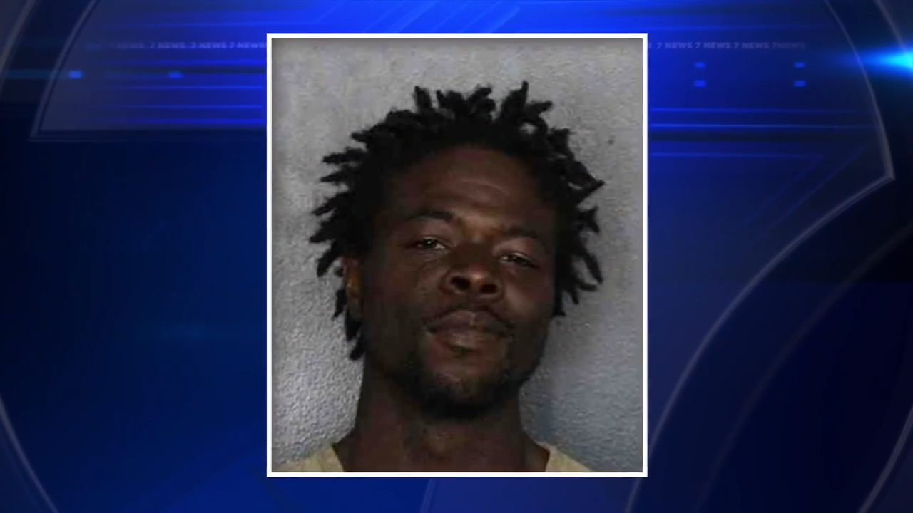 911 call shows workers discovering man who allegedly trespassed onto JetBlue plane at FLL to sleep