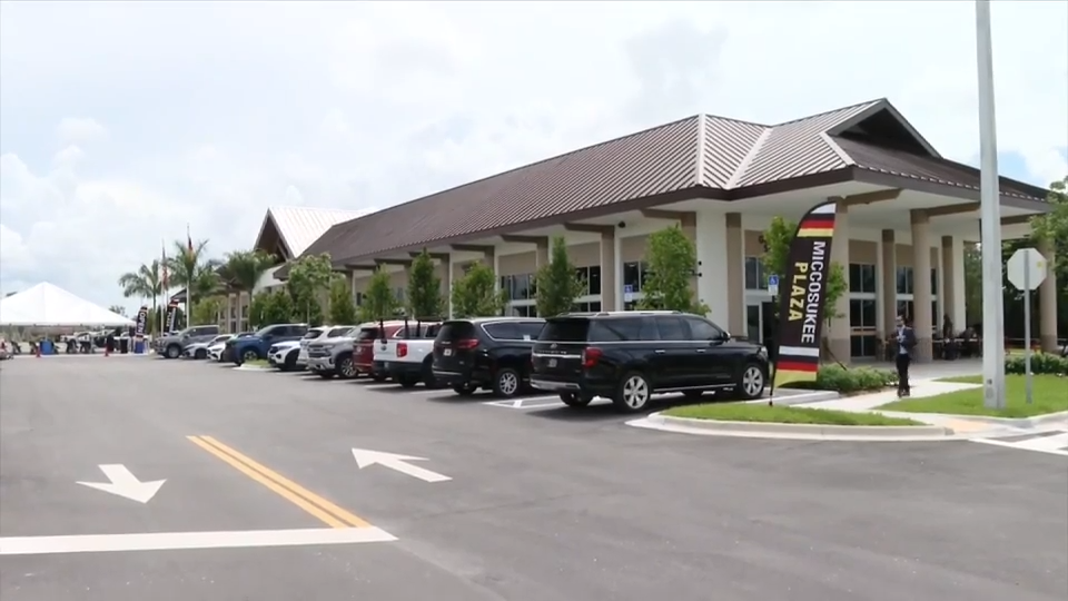 Miccosukee Tribe opens new plaza along Tamiami Trail for Everglades tourists