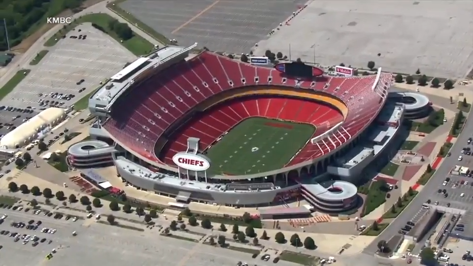 Broncos brace for Mahomes in his return as Chiefs host Monday night opener