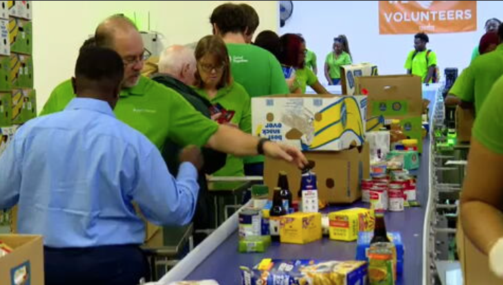 8,000 volunteers take part in ‘Publix Serves Week’ to combat hunger with local organizations