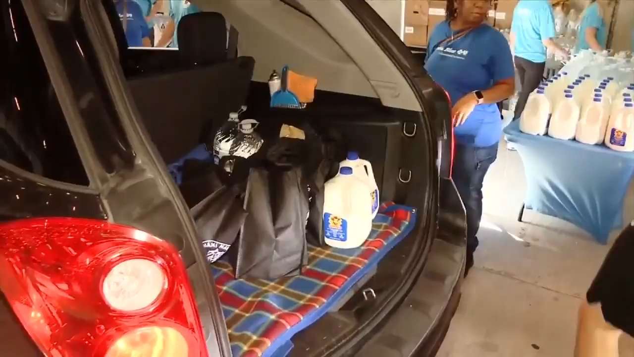 Miami Marlins partner with Florida Blue for food distribution event at loanDepot Park