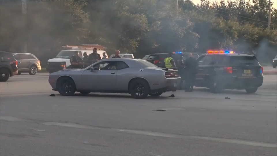 911 call shows witness pleading for help after 3 teens struck by car while on their way to school in Miramar