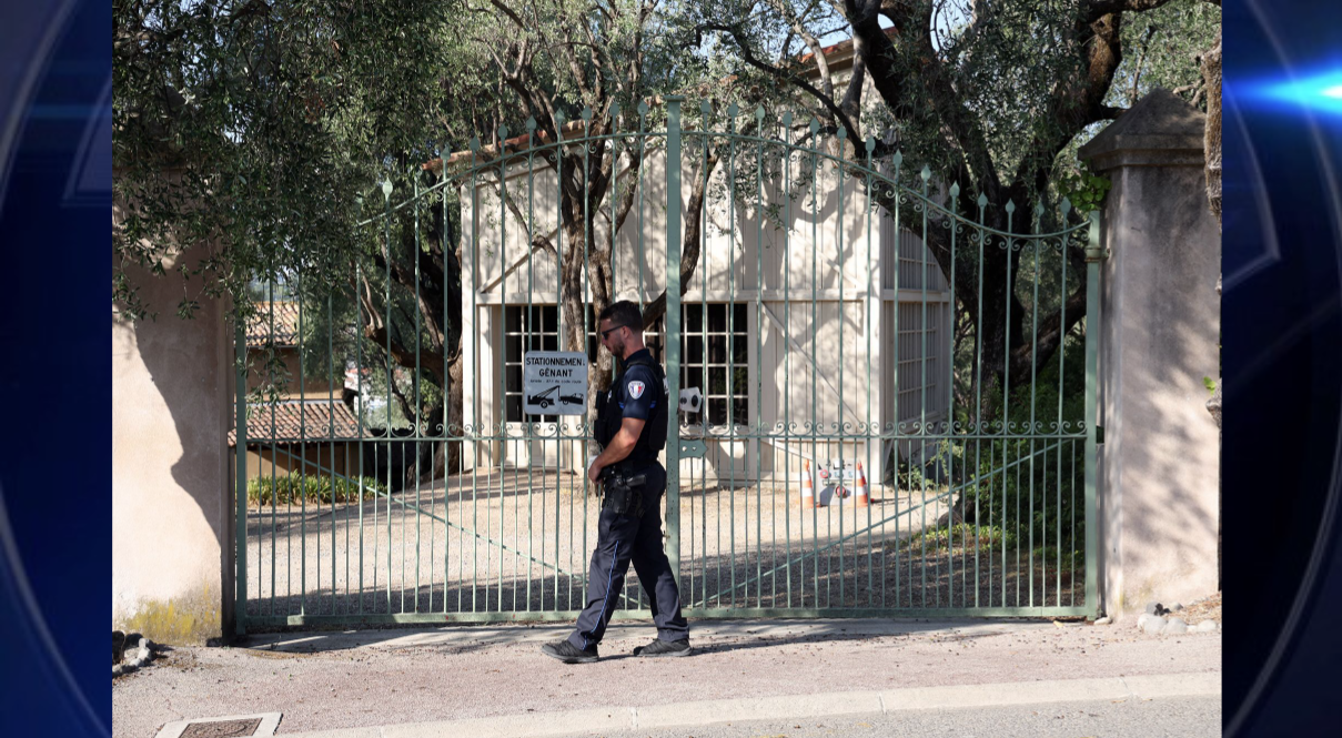 Thieves steal 4 Renoir paintings from French museum, dropping 2 as they flee
