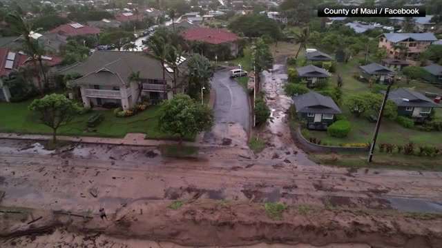 Hawaii’s western islands hit by fierce winds from Hurricane Lowell, leaving extensive damage