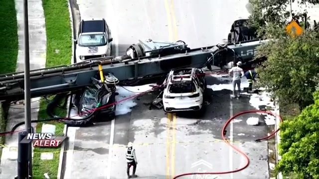 wsvn.com - Rubén Rosario - 3 construction workers, driver hospitalized after crane collapses on Brickell Bay Drive, igniting fire - WSVN 7News | Miami News, Weather, Sports | Fort Lauderdale