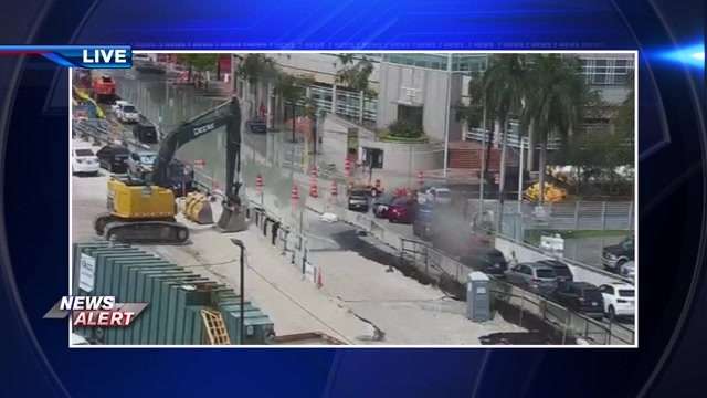Severe flooding stalls cars in downtown Miami, closes WB I-395 off-ramp after day-long reprieve of king tides