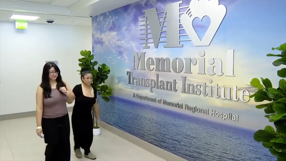 Identical Twins Undergo Successful Kidney Transplant in Miami