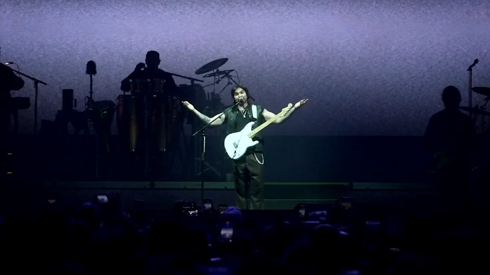 Juanes talks to Deco about his new tour and the biggest milestones in his career