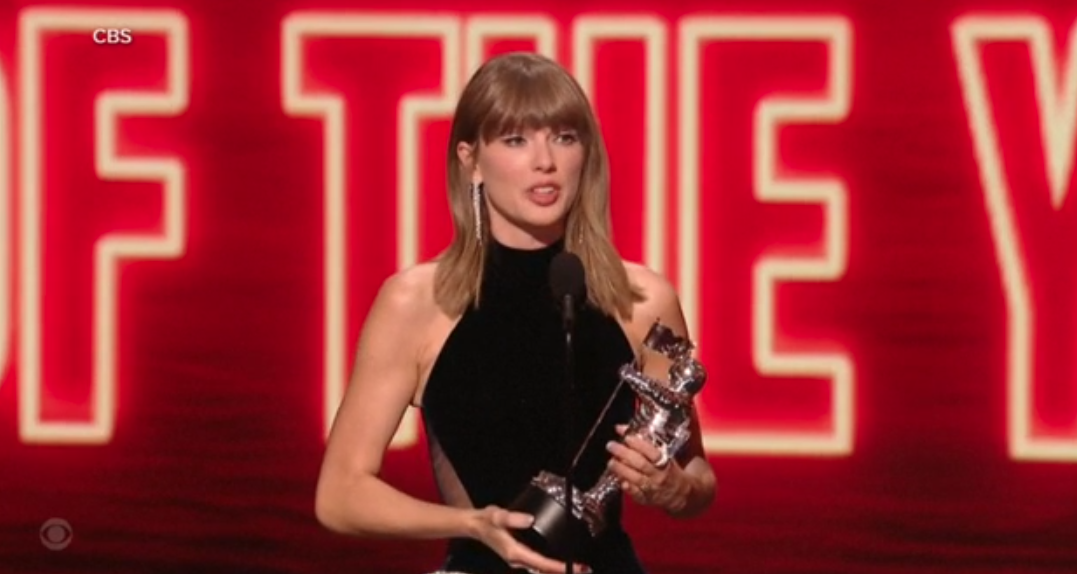 Taylor Swift becomes most-awarded artist in MTV VMAs history, dedicates top prize to Dolly Parton
