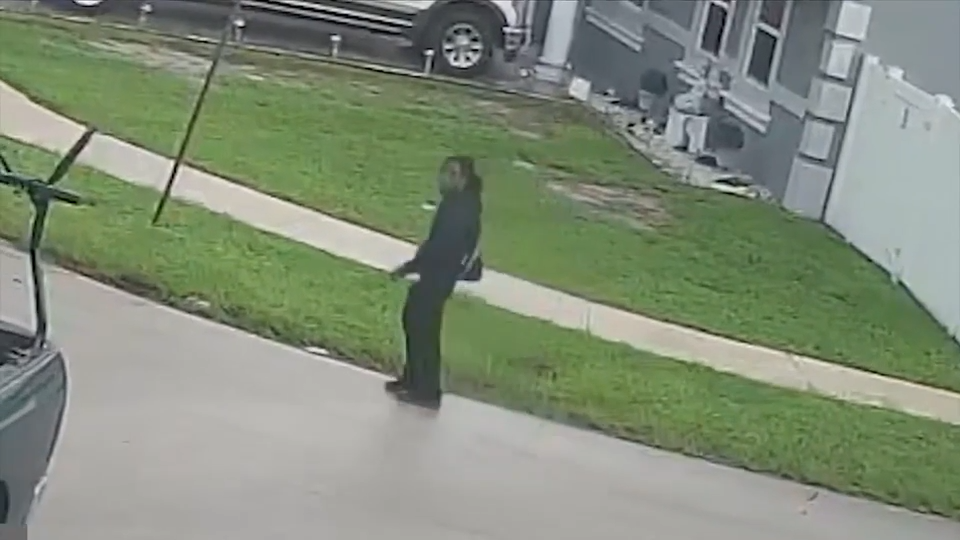Officials search for subject who stole several electronic devices from North Lauderdale home