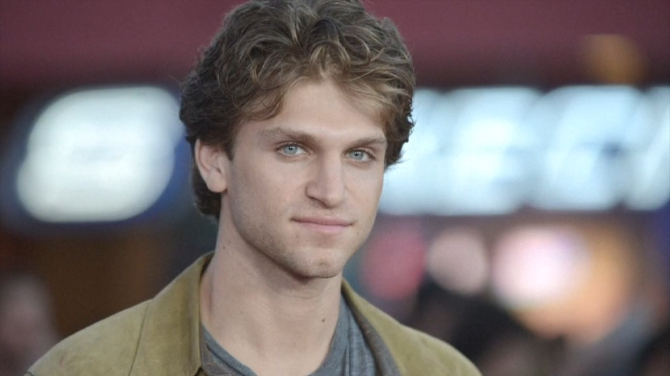wsvn.com - Jayme Berezdivin - Actor Keegan Allen allegedly robbed at gunpoint, 'West Hollywood is not safe anymore' - WSVN 7News | Miami News, Weather, Sports | Fort Lauderdale