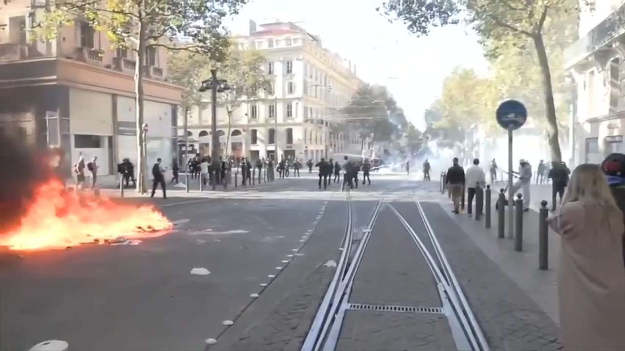 France mobilizes up to 70,000 police to curb violence at protests over living costs