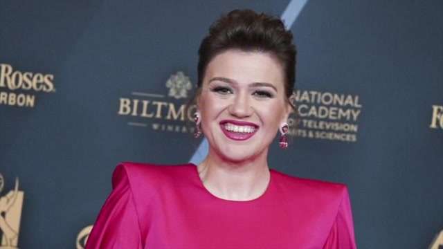 Kelly Clarkson gets into war of words with Brooklyn store over an item she wanted to buy