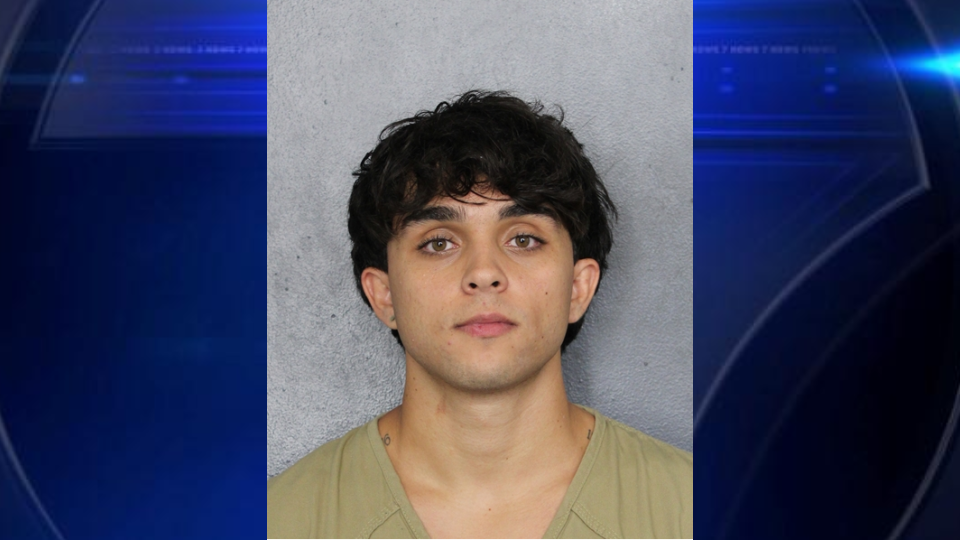 Employee accused of stealing more than $16K in valuable trading cards in Deerfield Beach
